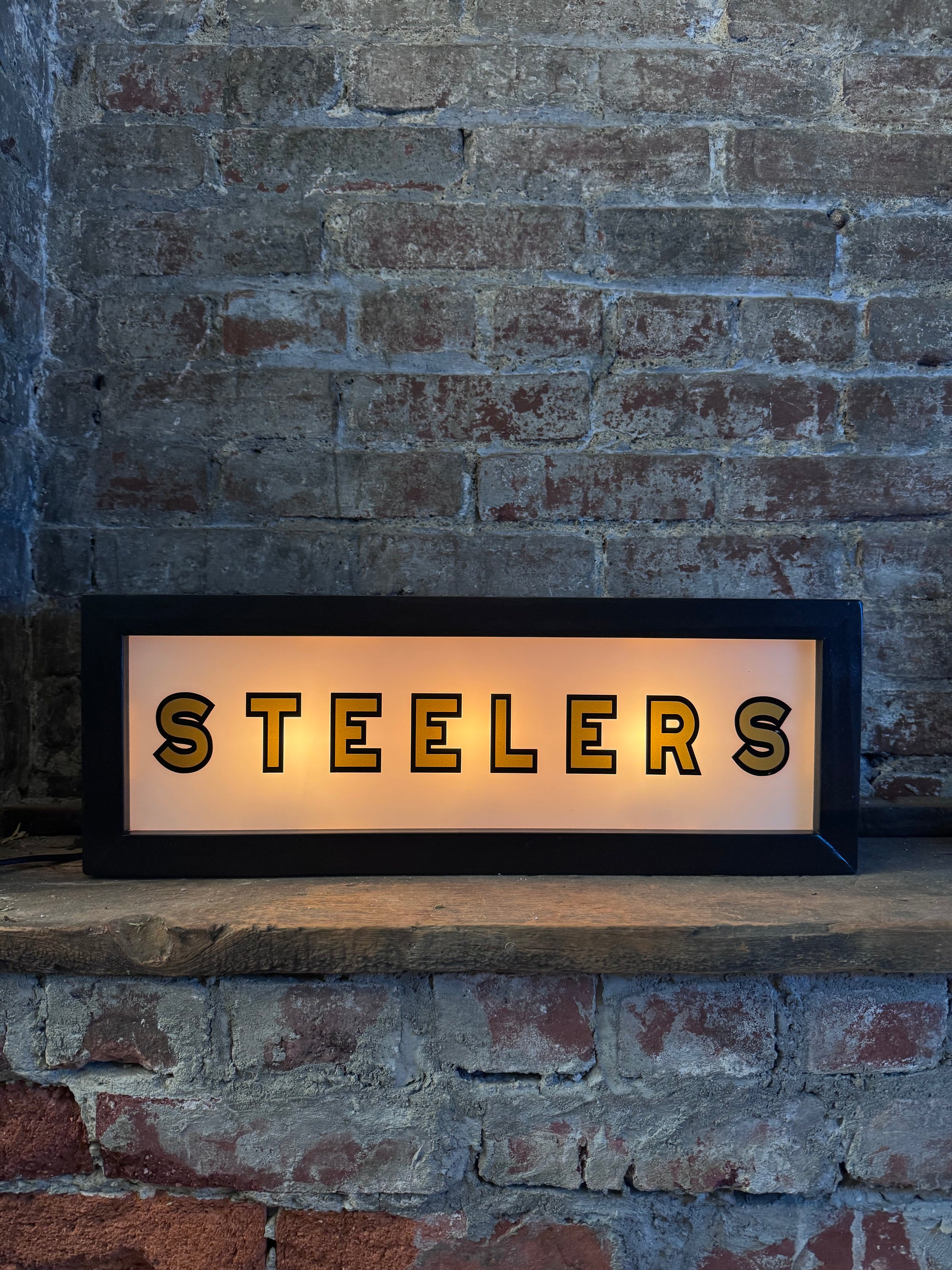 Steelers Sign
